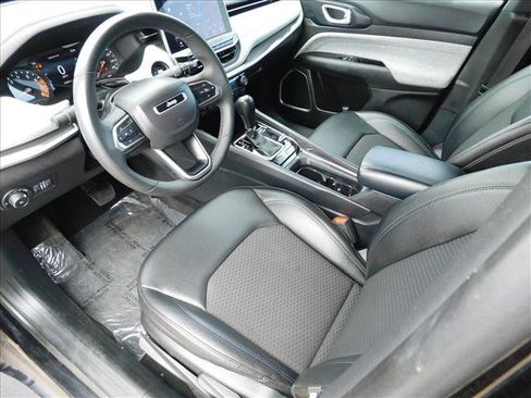 Used 2024 Jeep Compass Latitude AWD/4WD image 16