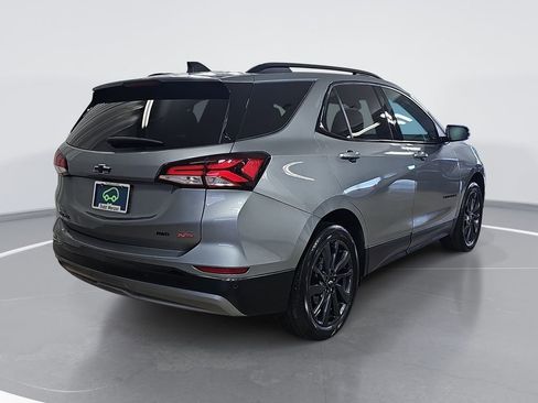 Used 2023 Chevrolet Equinox RS AWD/4WD image 3