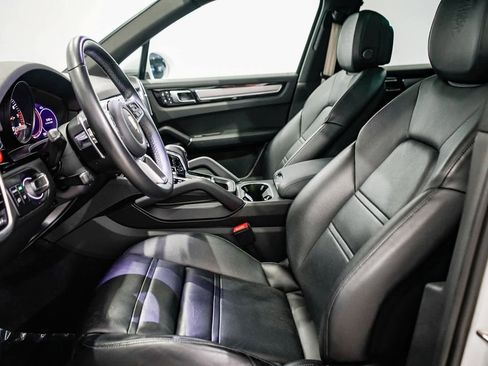 Used 2023 Porsche Cayenne S Platinum image 18