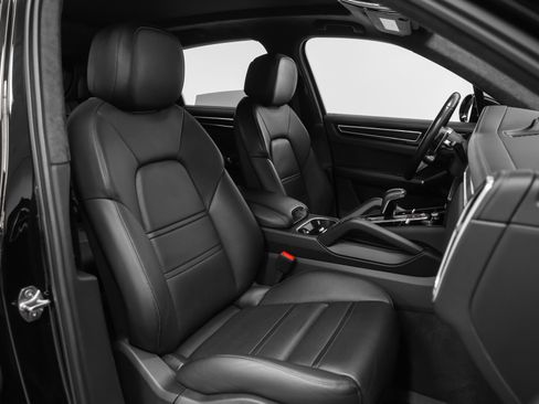 Certified 2021 Porsche Cayenne GTS AWD/4WD image 24