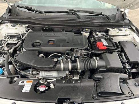 Used 2019 Honda Accord Touring image 32