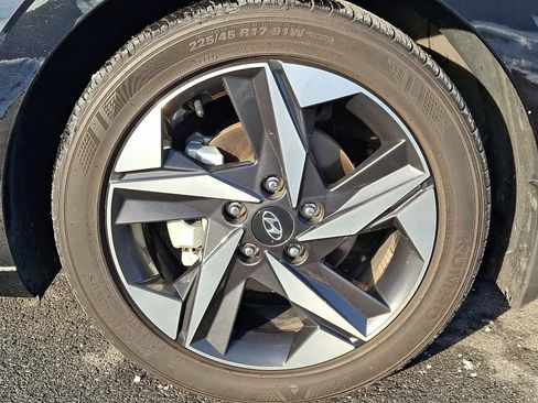 Certified 2023 Hyundai Elantra Limited image 9