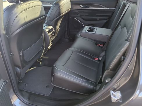 New 2026 Jeep Grand Cherokee Limited AWD/4WD image 39