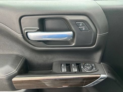 Used 2021 Chevrolet Silverado 1500 LT Trail Boss w/ Convenience Package II AWD/4WD image 18