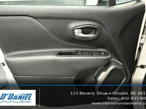 Used 2018 Jeep Renegade Limited AWD/4WD image 23