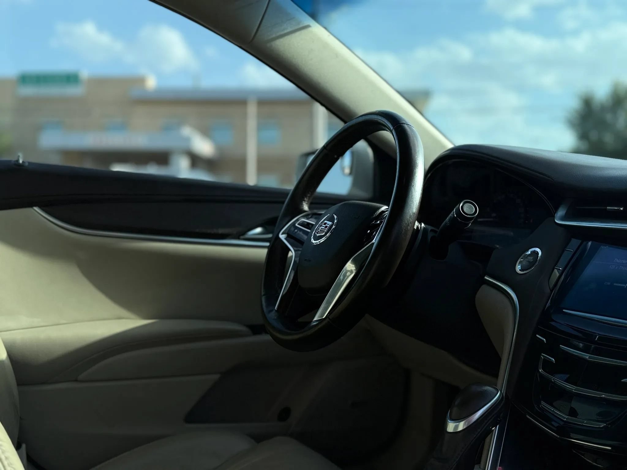 Used 2014 Cadillac XTS FWD image 34