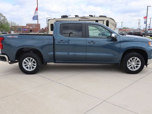 Used 2024 Chevrolet Silverado 1500 LT AWD/4WD image 5