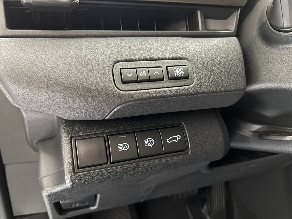 Used 2026 Toyota bZ FWD image 40