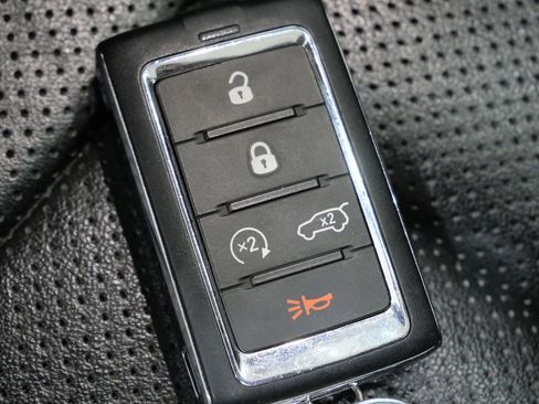 Used 2022 Jeep Grand Cherokee L Limited w/ Luxury Tech Group II image 30