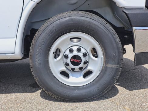 New 2025 GMC Savana 2500 Extended w/ Driver Convenience Package image 11