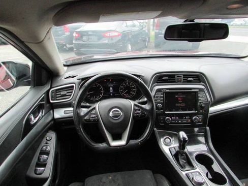 Used 2019 Nissan Maxima 3.5 S w/ Floor Mat Group FWD image 12