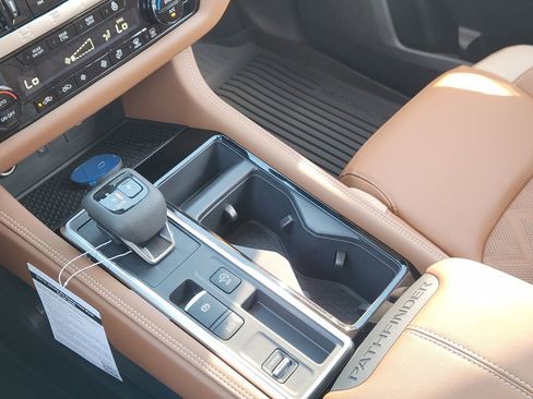 New 2026 Nissan Pathfinder Platinum image 15