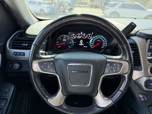 Used 2018 GMC Yukon Denali image 14