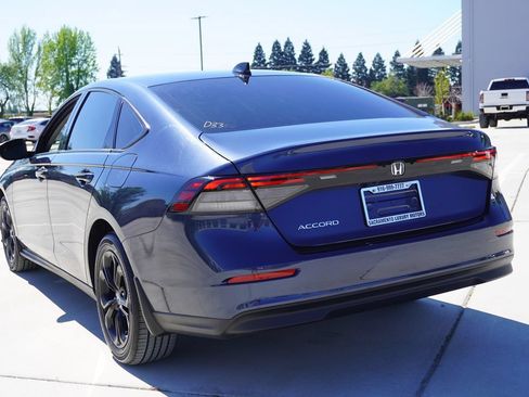 Used 2025 Honda Accord SE image 11