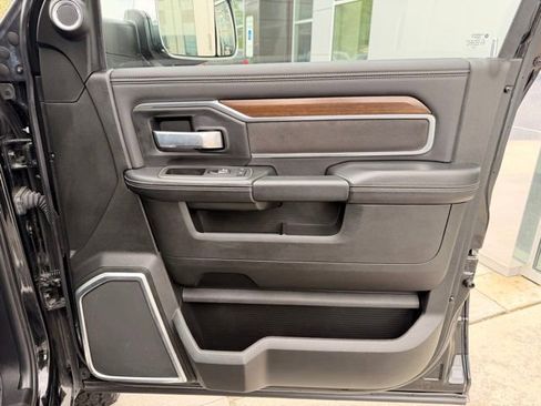 Used 2022 RAM 3500 Laramie AWD/4WD image 12