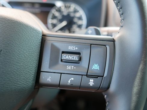 Used 2025 Nissan Rogue SV AWD/4WD image 29