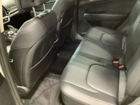 Certified 2024 Kia Sportage EX w/ EX Premium Package image 17