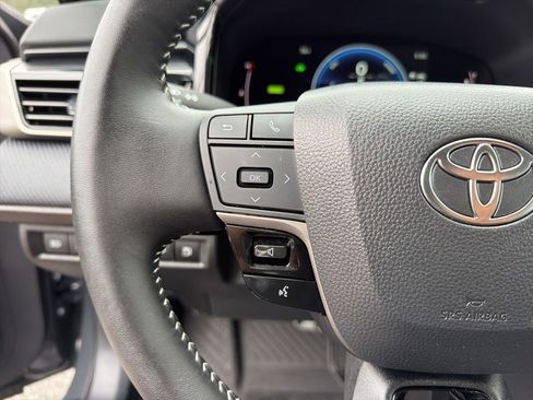 Used 2025 Toyota Camry SE AWD/4WD image 16