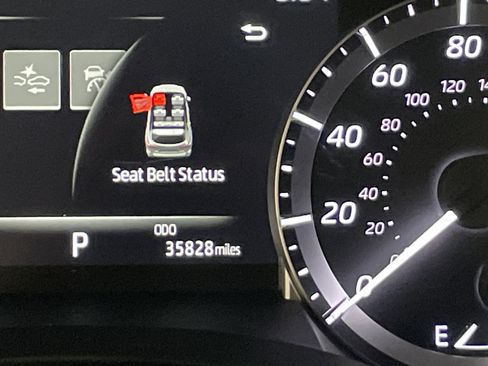 Used 2023 Toyota Highlander XLE FWD image 22