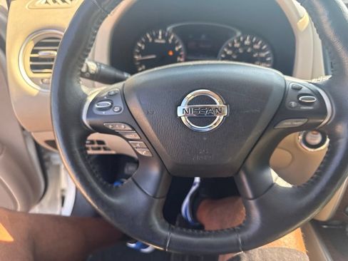 Used 2020 Nissan Pathfinder Platinum FWD image 20