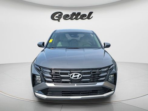Certified 2025 Hyundai Tucson SE FWD image 2