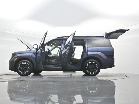 Used 2025 Hyundai Santa Fe SEL FWD image 46