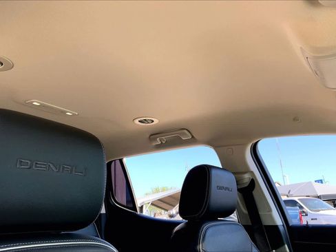 Used 2022 GMC Acadia Denali w/ Denali Technology Package image 14