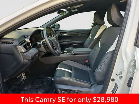 Used 2025 Toyota Camry SE FWD image 22