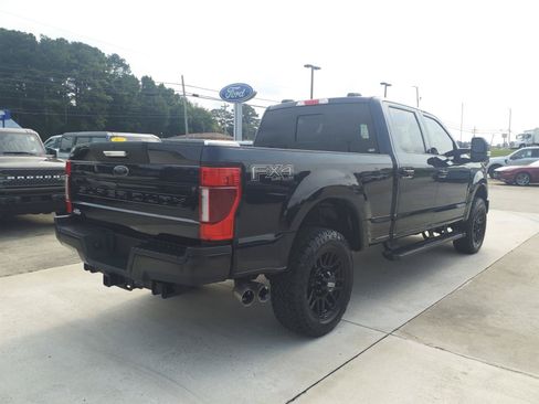 Used 2022 Ford F250 Lariat w/ Black Appearance Package AWD/4WD image 5