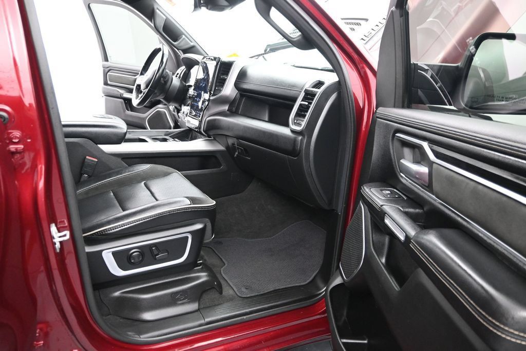Used 2023 RAM 1500 Laramie AWD/4WD image 11