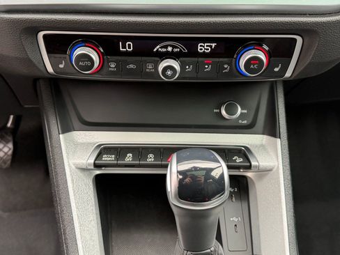 Used 2025 Audi Q3 2.0T Premium image 19