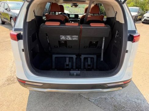 Certified 2024 Kia Carnival SX Prestige FWD image 5