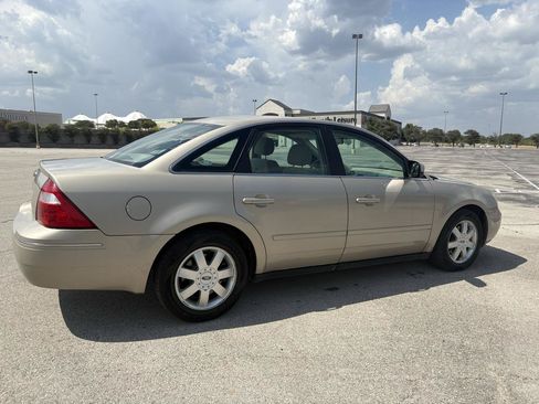 Used 2005 Ford Five Hundred SE FWD image 9