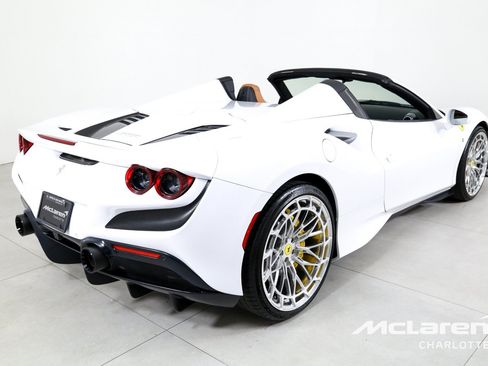 Used 2023 Ferrari F8 Tributo RWD image 9
