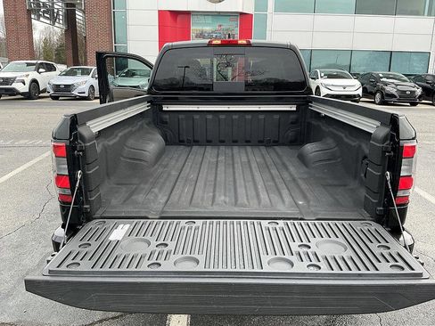 Used 2024 Nissan Frontier SV w/ Technology Package image 25