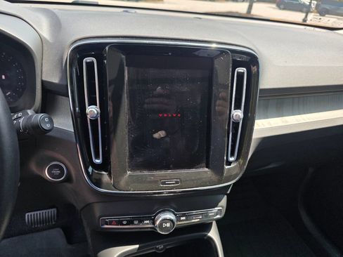 Used 2026 Volvo XC40 B5 Plus AWD/4WD image 17