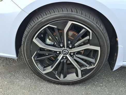 Used 2023 Nissan Altima 2.5 SR AWD/4WD image 11