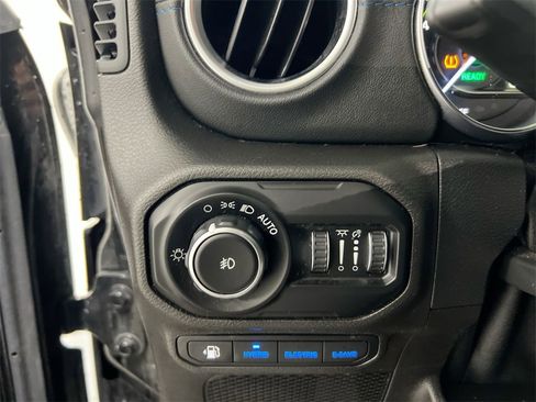 Used 2021 Jeep Wrangler Unlimited Rubicon 4xe w/ Cold Weather Group image 18