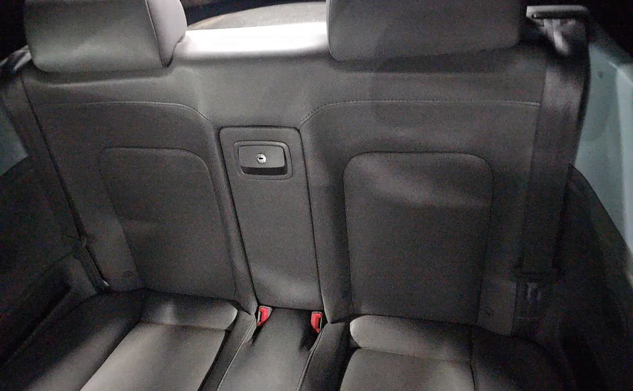 Used 2005 Volkswagen Beetle Dark Flint Edition FWD image 7