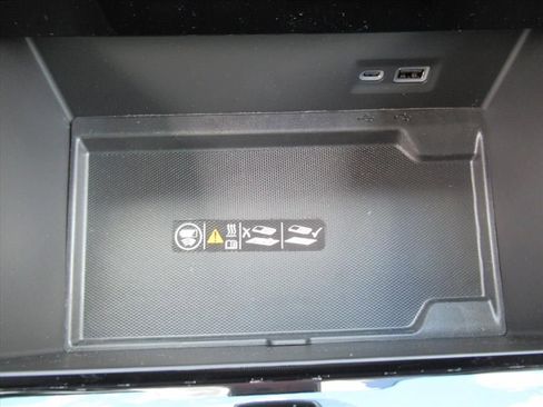 New 2026 GMC Yukon XL AT4 AWD/4WD image 28