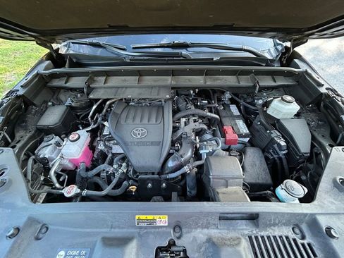 Certified 2024 Toyota Highlander XSE FWD image 12