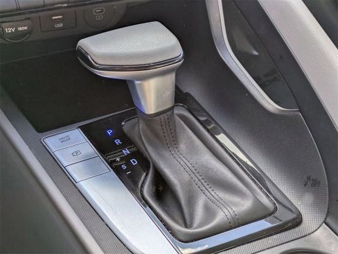 Used 2024 Hyundai Elantra SEL image 25