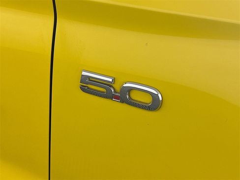 Used 2017 Ford Mustang GT Premium image 28