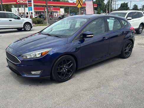Used 2016 Ford Focus SE w/ Equipment Group 201A FWD image 6