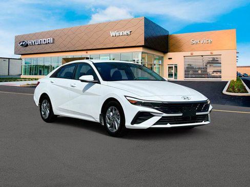 New 2025 Hyundai Elantra Blue image 11