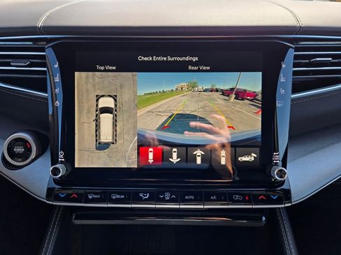 New 2026 Jeep Grand Wagoneer L Limited AWD/4WD image 22