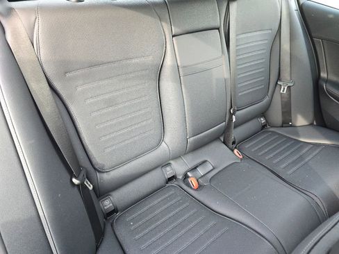 Used 2025 Mercedes-Benz C 300 4MATIC Sedan image 21