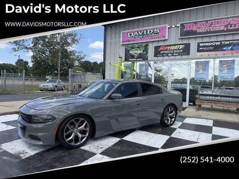 Used 2017 Dodge Charger R/T RWD image 1