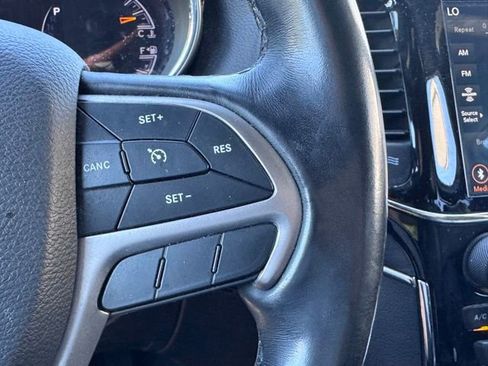 Used 2020 Jeep Grand Cherokee Limited AWD/4WD image 30