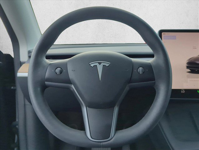 Used 2025 Tesla Model Y Long Range RWD image 14